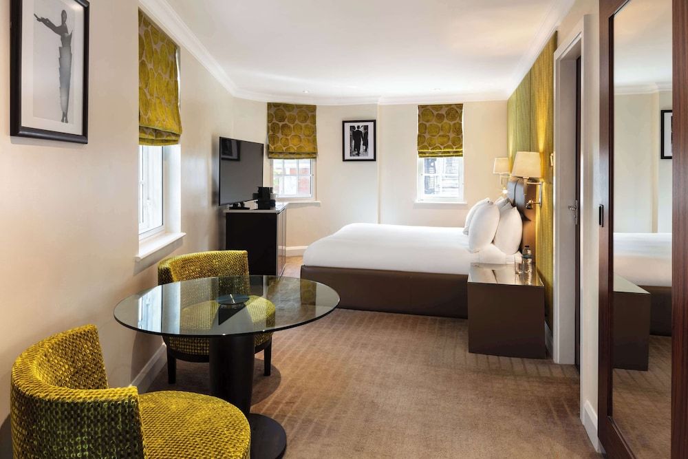 Deluxe Room (Collection)