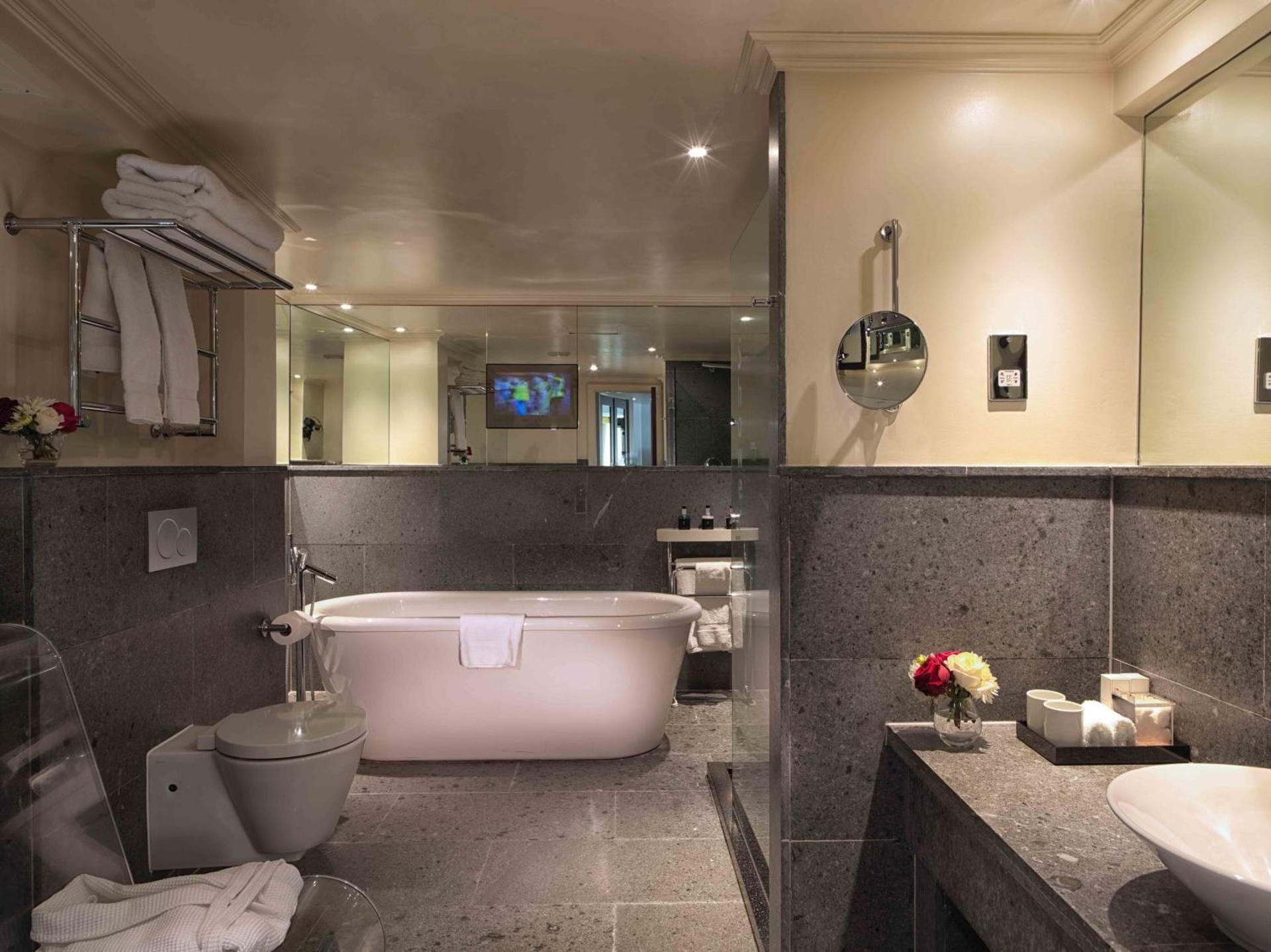 undefined The May Fair, A Radisson Collection Hotel, Mayfair London 5