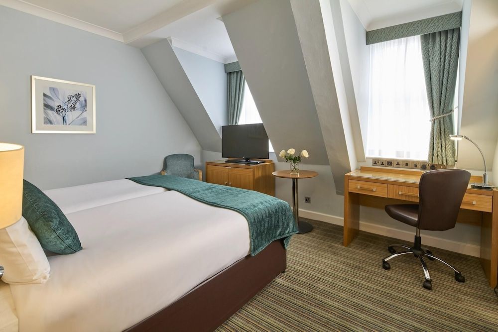 The Rembrandt Classic Twin Room, 2 Twin Beds