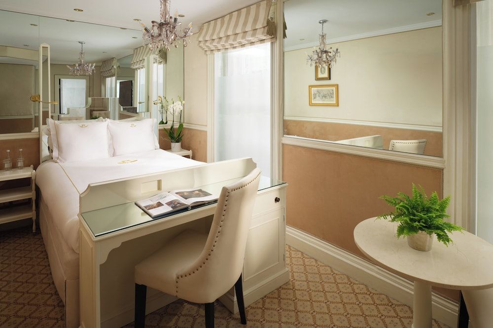 undefined The Rubens at the Palace 10