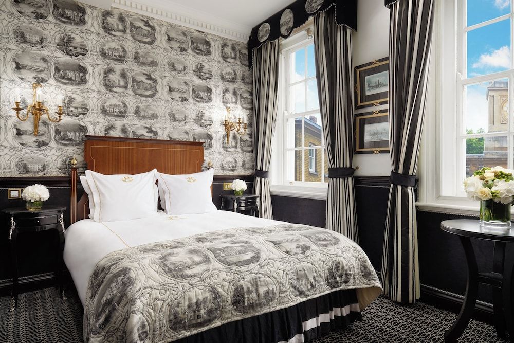 Double Room (Royal Themed)