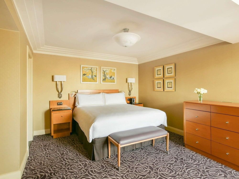 undefined The Savoy 9