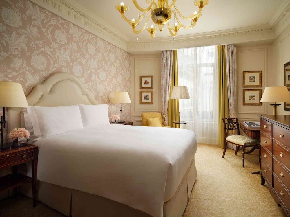 The Savoy Superior Queen Room 2