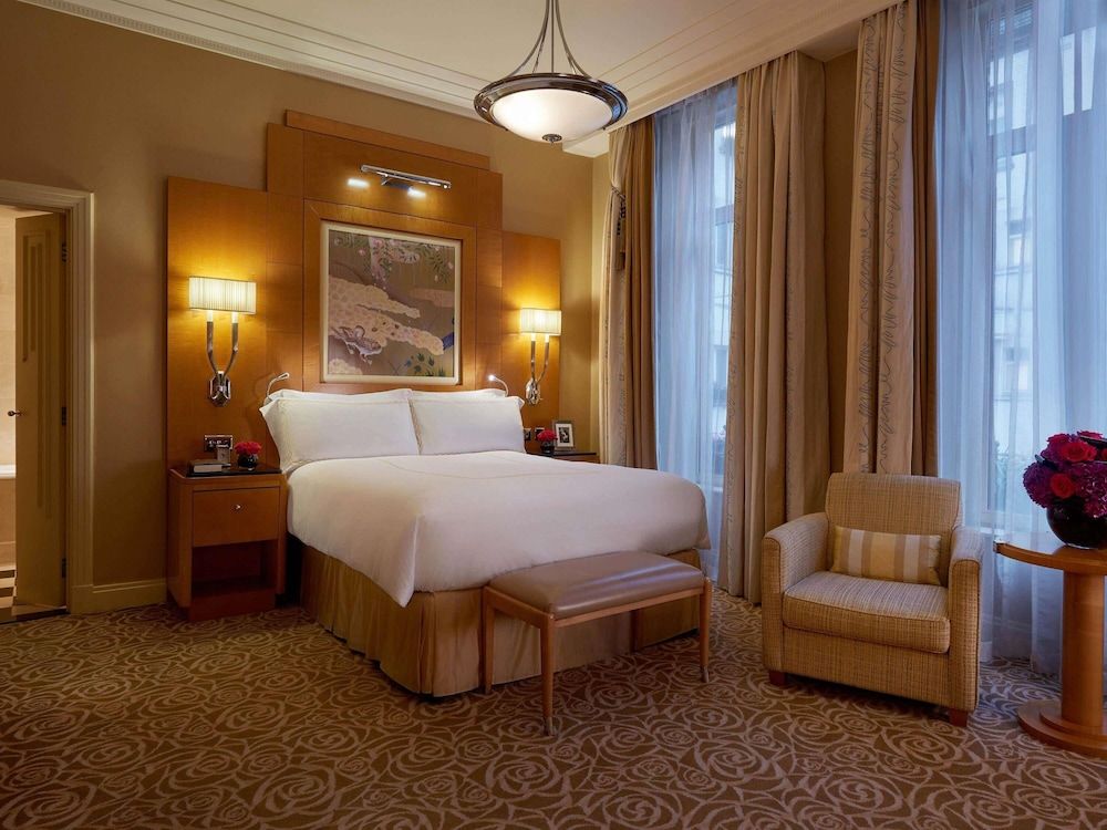 The Savoy Superior Queen Room 4