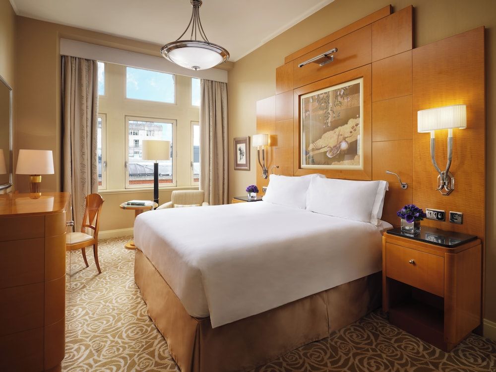 The Savoy Superior Queen Room 3