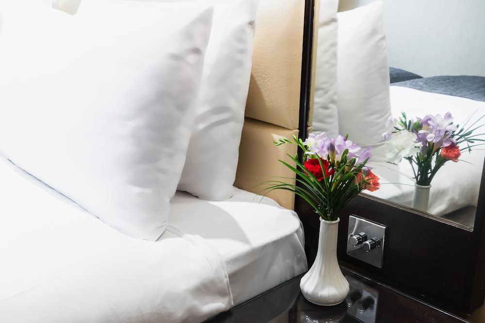 Park Grand Hyde Park Deluxe Twin Room 3