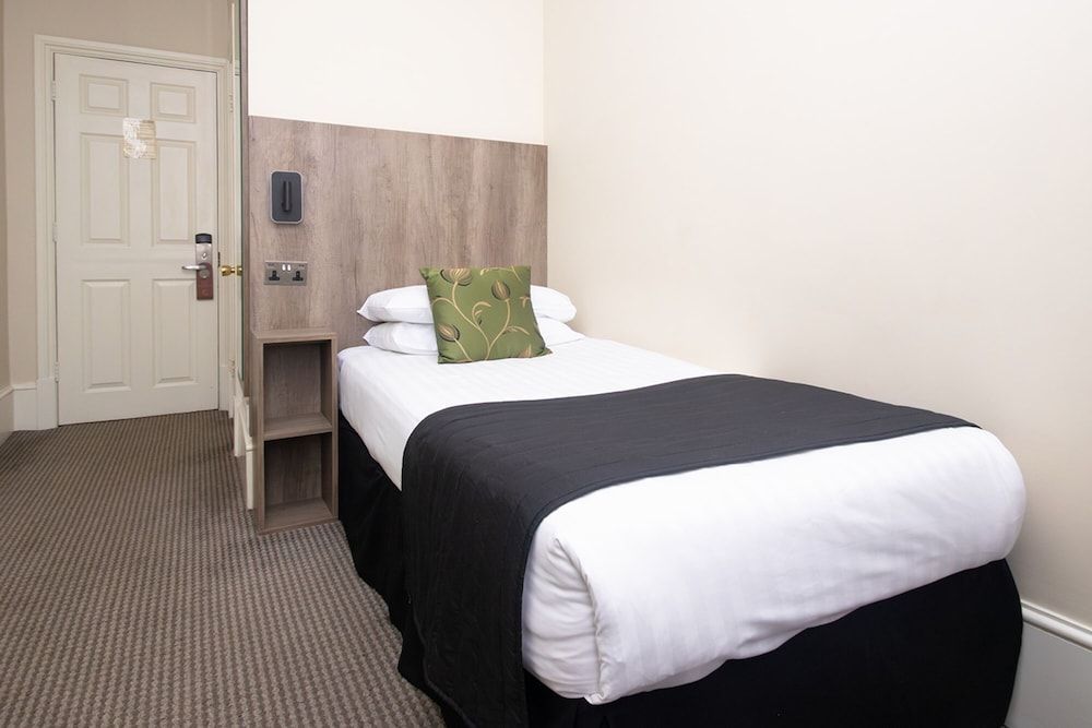 undefined Kensington Gardens Hotel 4