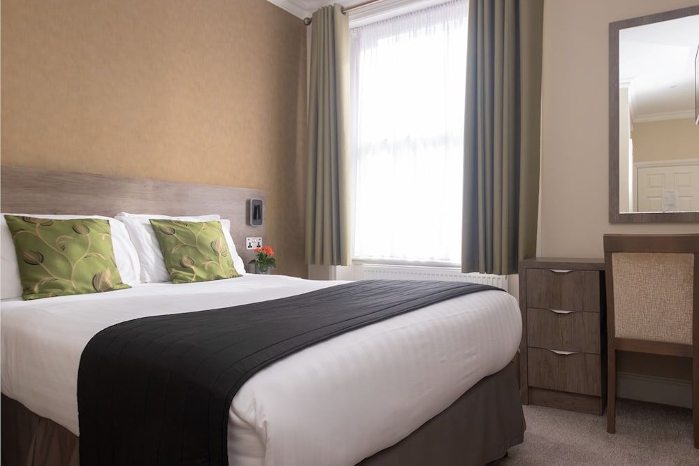 undefined Kensington Gardens Hotel 3