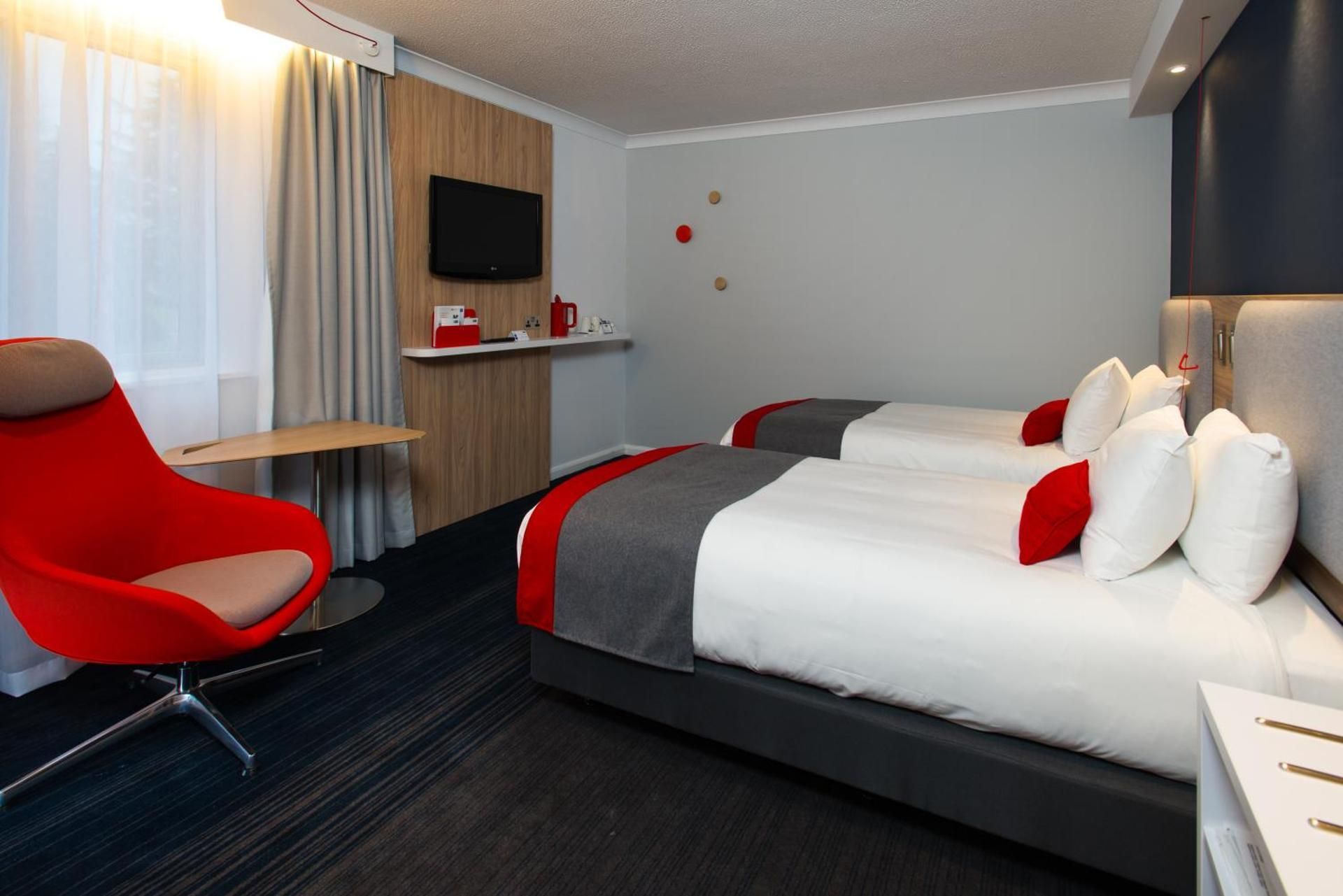 2 Single Standard Accessible with Free Hot Breakfast