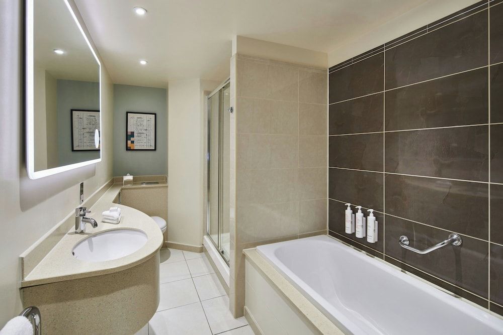 Manchester Marriott Hotel Piccadilly Deluxe Twin Room, 2 Single beds 4