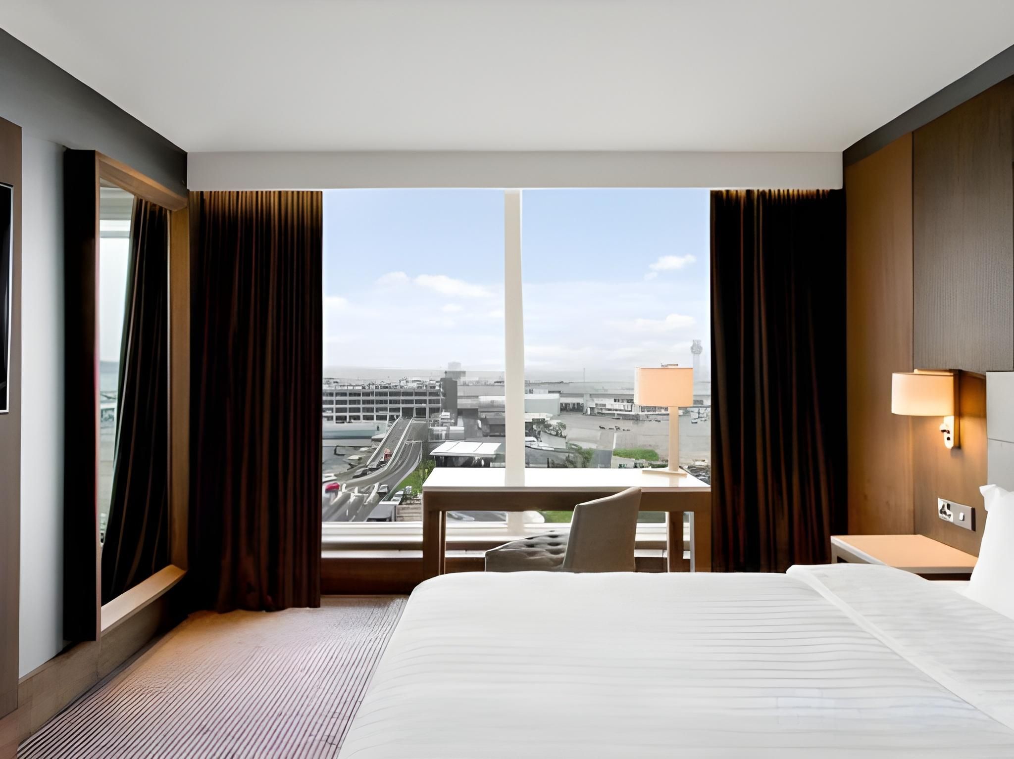 undefined Radisson Blu Manchester Airport 10