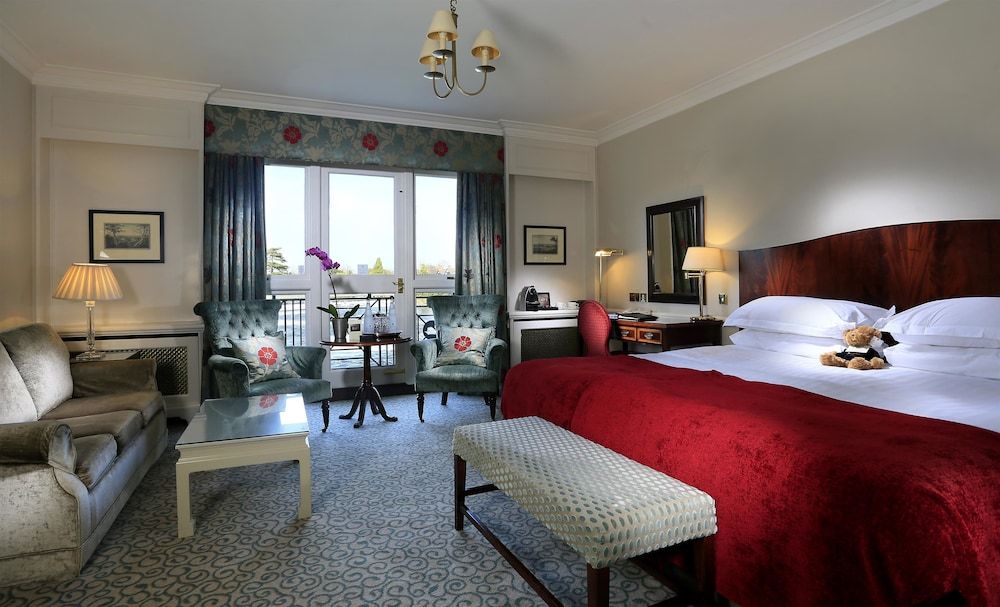 Macdonald Compleat Angler Superior Room, 1 King Bed