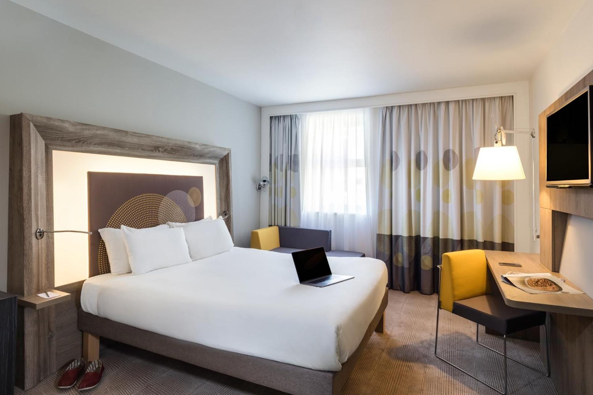Standard Queen Room