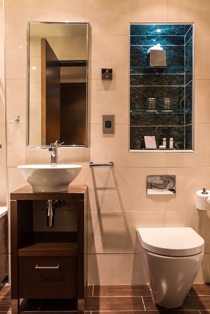 Redworth Hall Hotel Deluxe Double Room 6