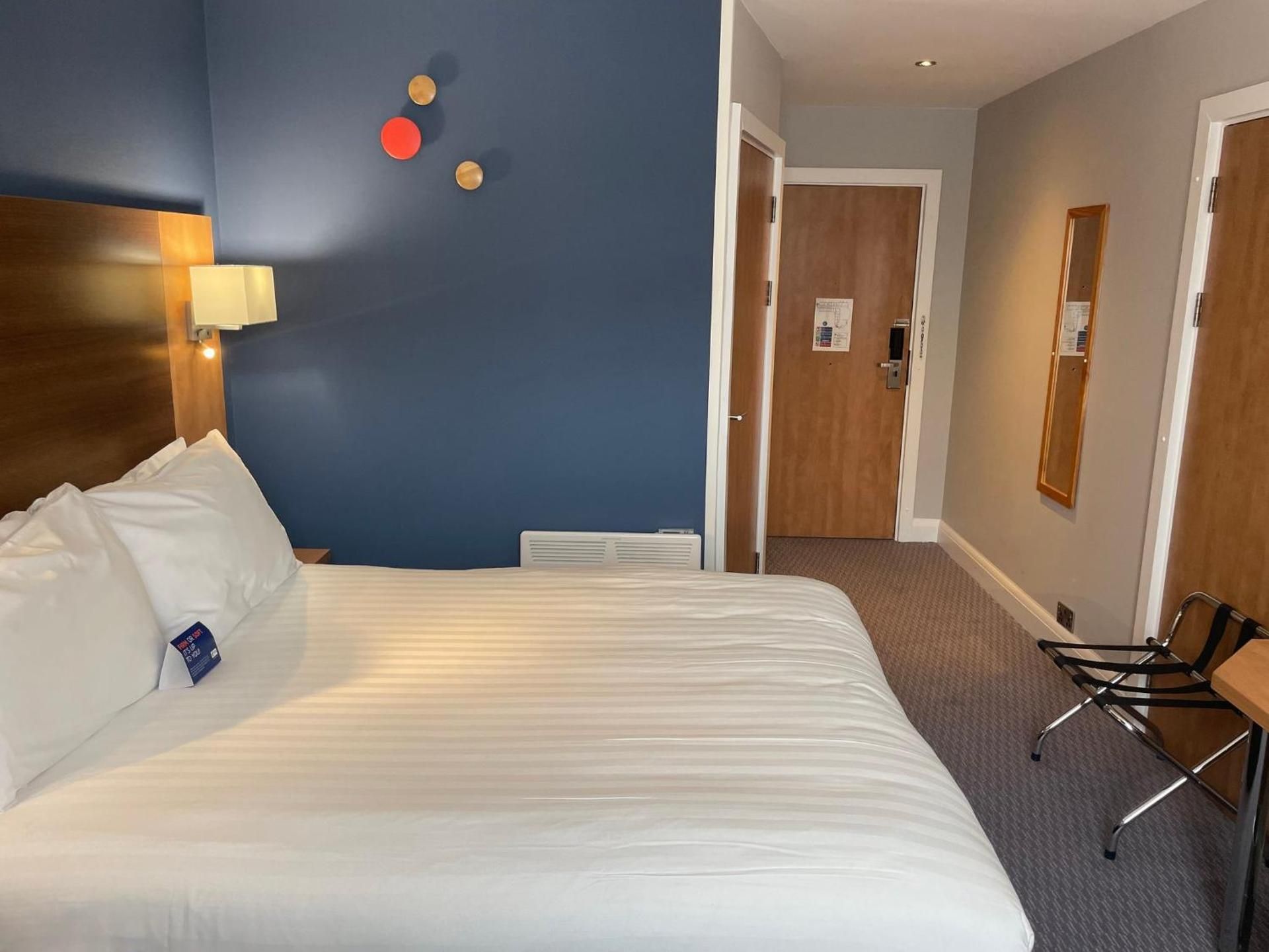 1 Double Standard Accessible with Free Hot Breakfast