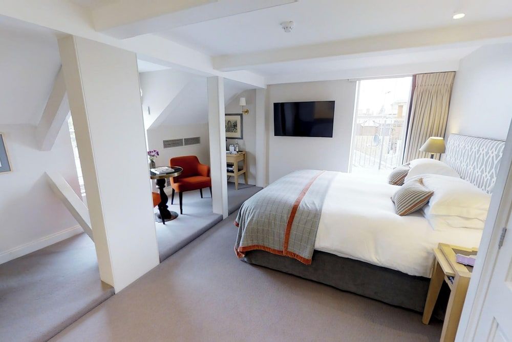 Superior Room, Balcony (Deluxe)
