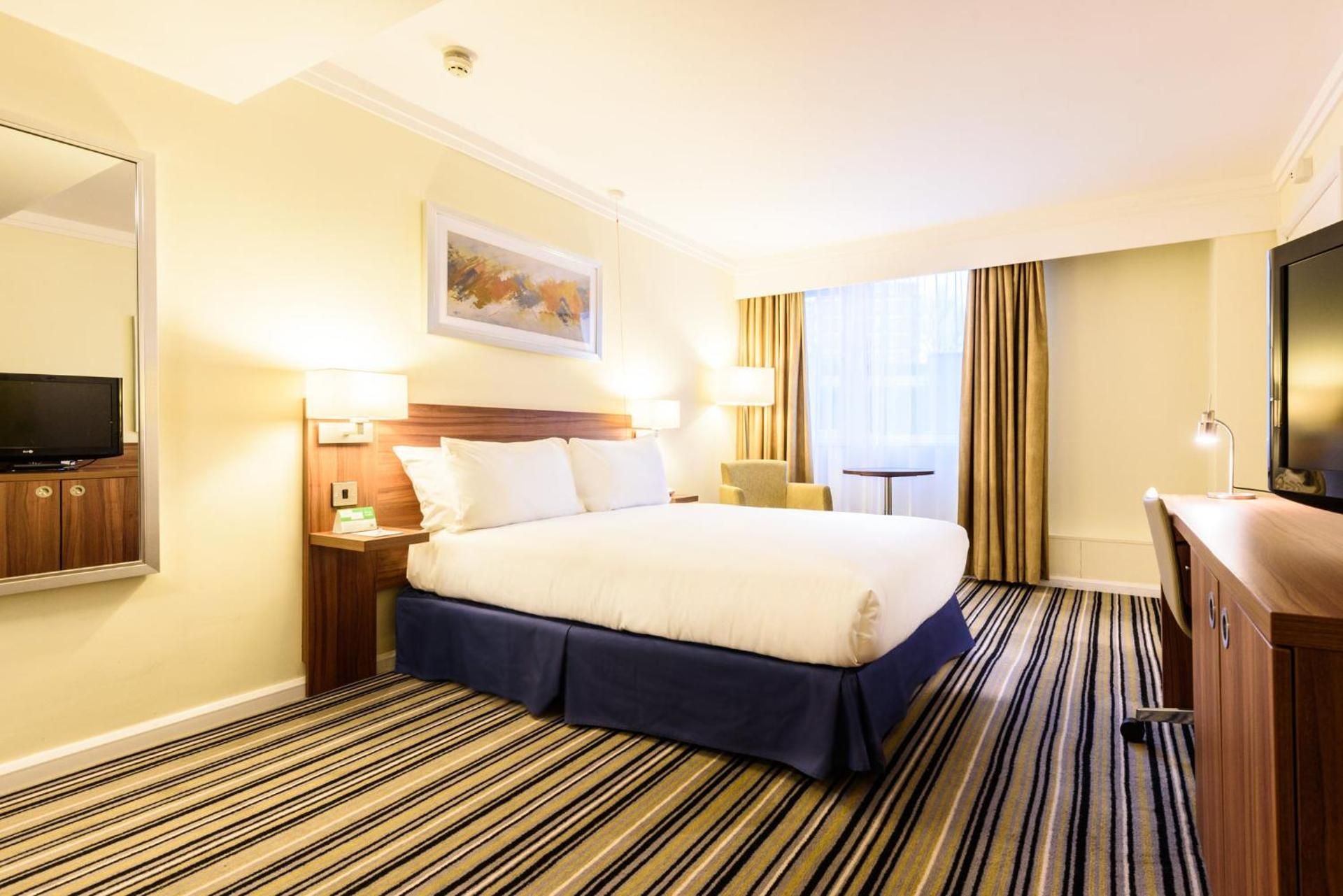 1 Double Bed Standard Accessible