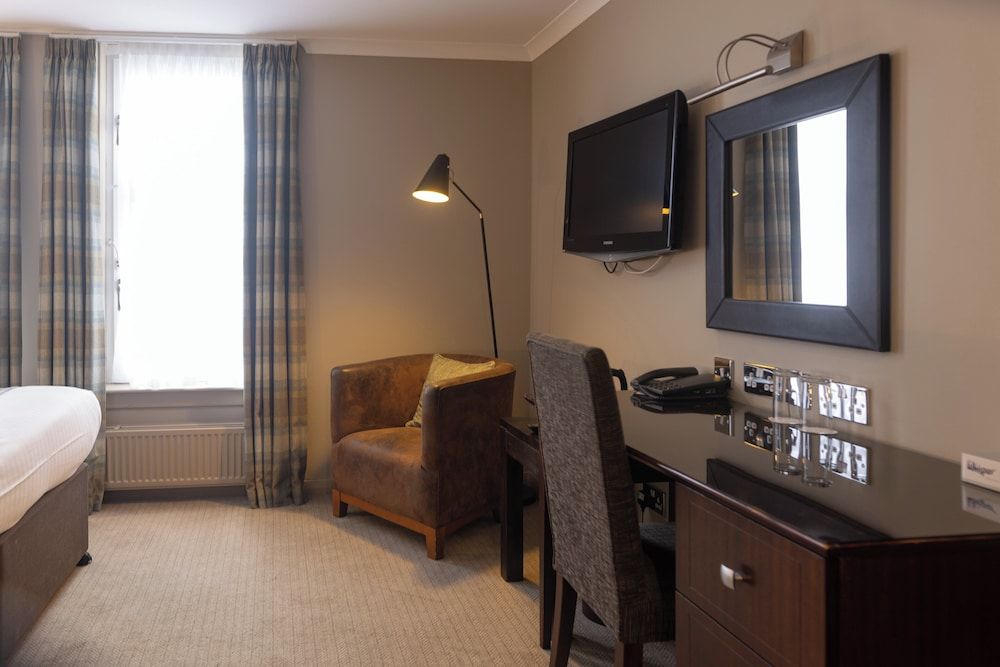 Rosslea Hall Hotel Standard King or Twin Room 7