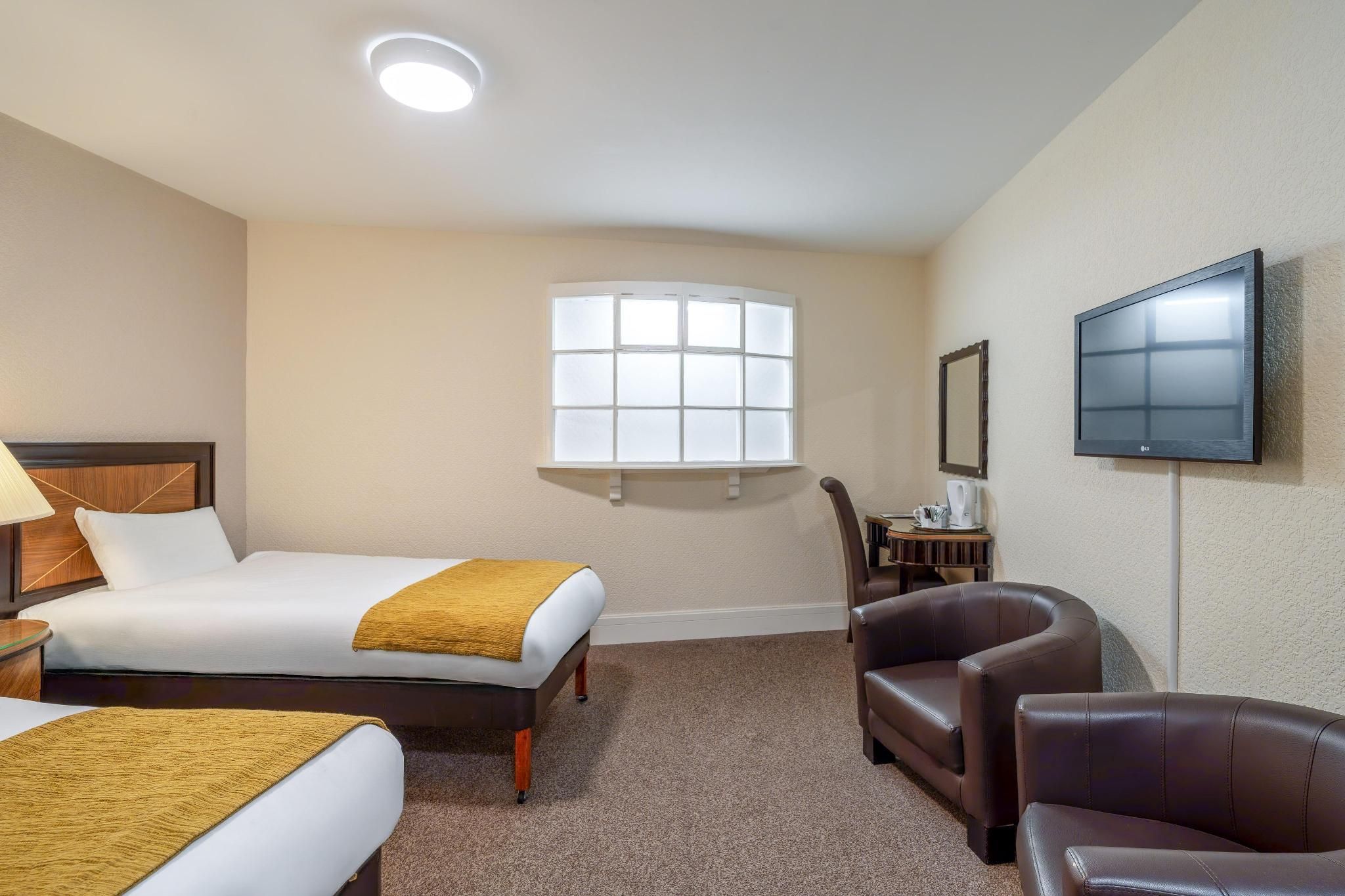 Twin Room No Window