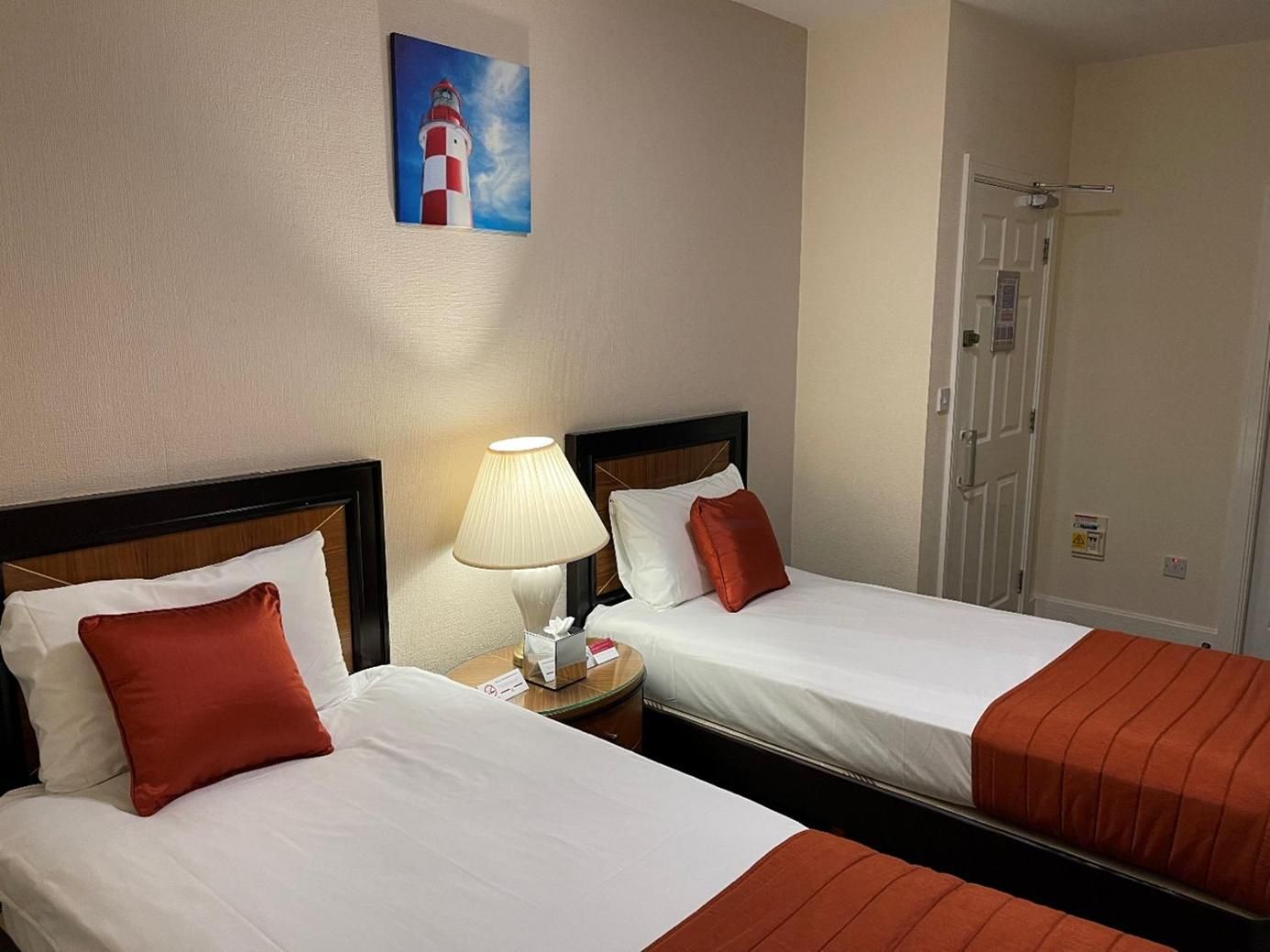 Standard Twin Room No Window
