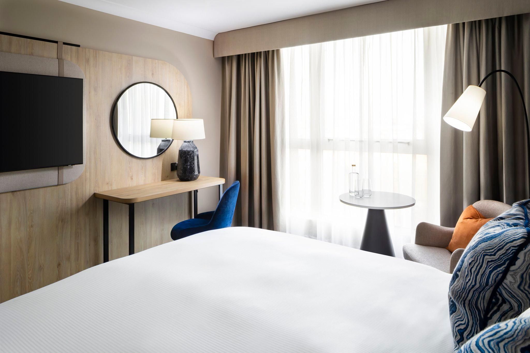 1 Super King Bed Standard with View