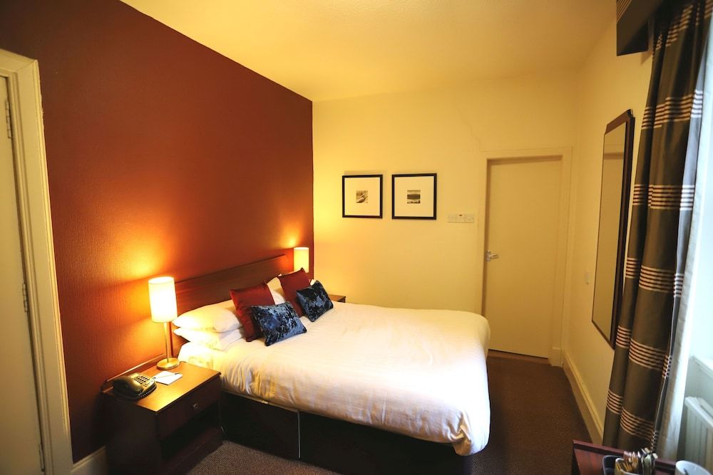 Ben Wyvis Hotel Classic Double Room 4