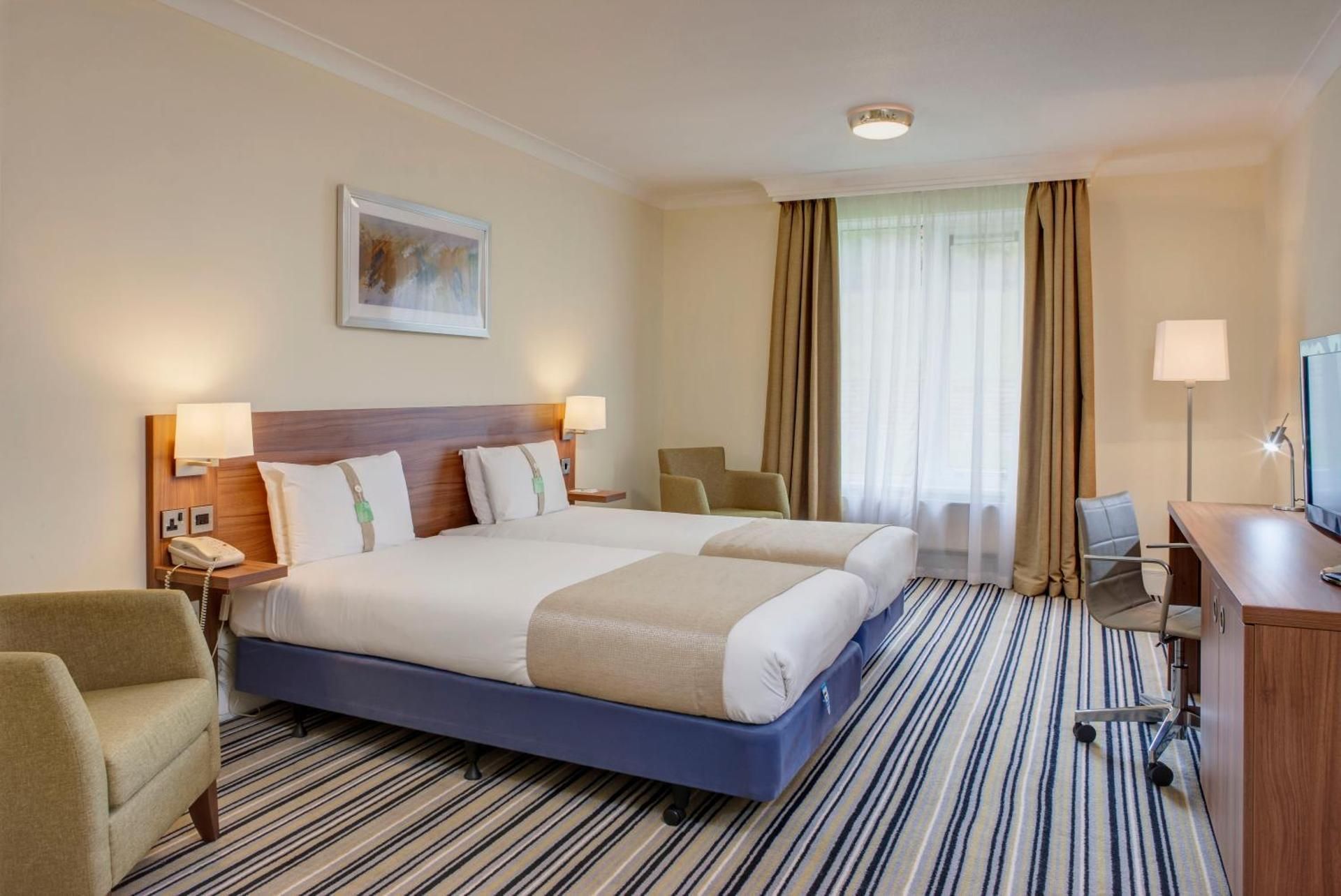 Standard Room with Two Single Beds - Accessible