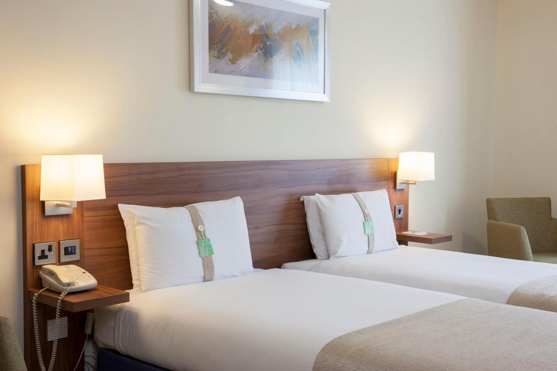 Standard Room with Two Single Beds - Accessible