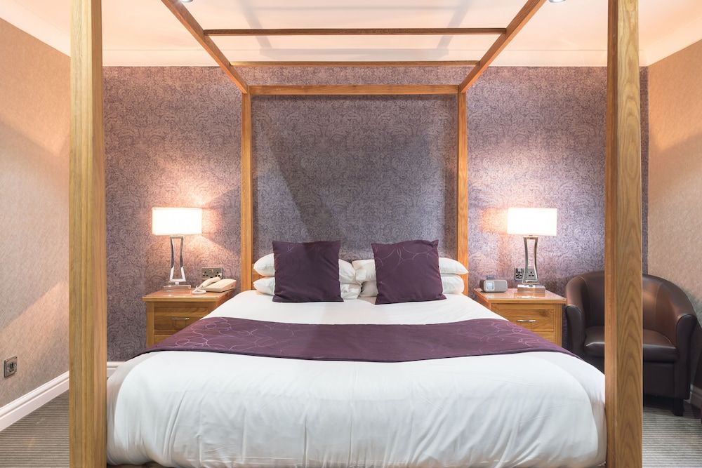 The Everglades Park Hotel Superior Suite, 1 King Bed 2