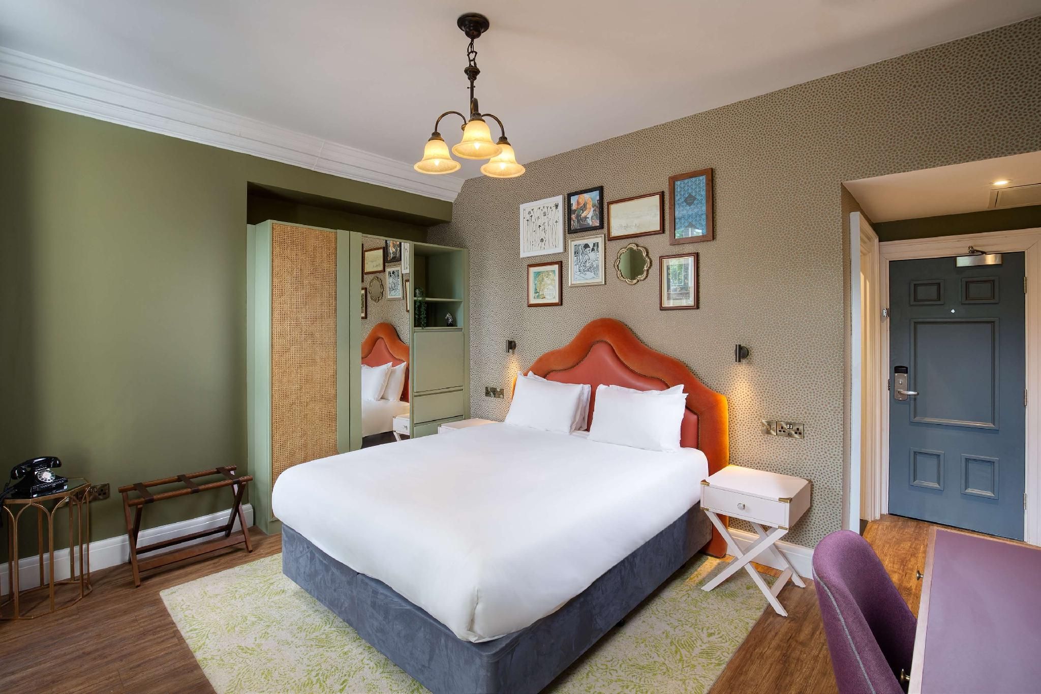 Elmbank Hotel York, Tapestry Collection by Hilton Queen George Walton Room