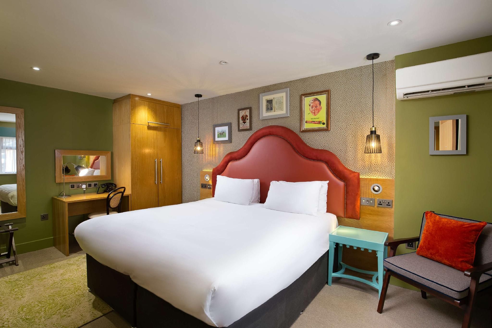 King Family Connecting Room