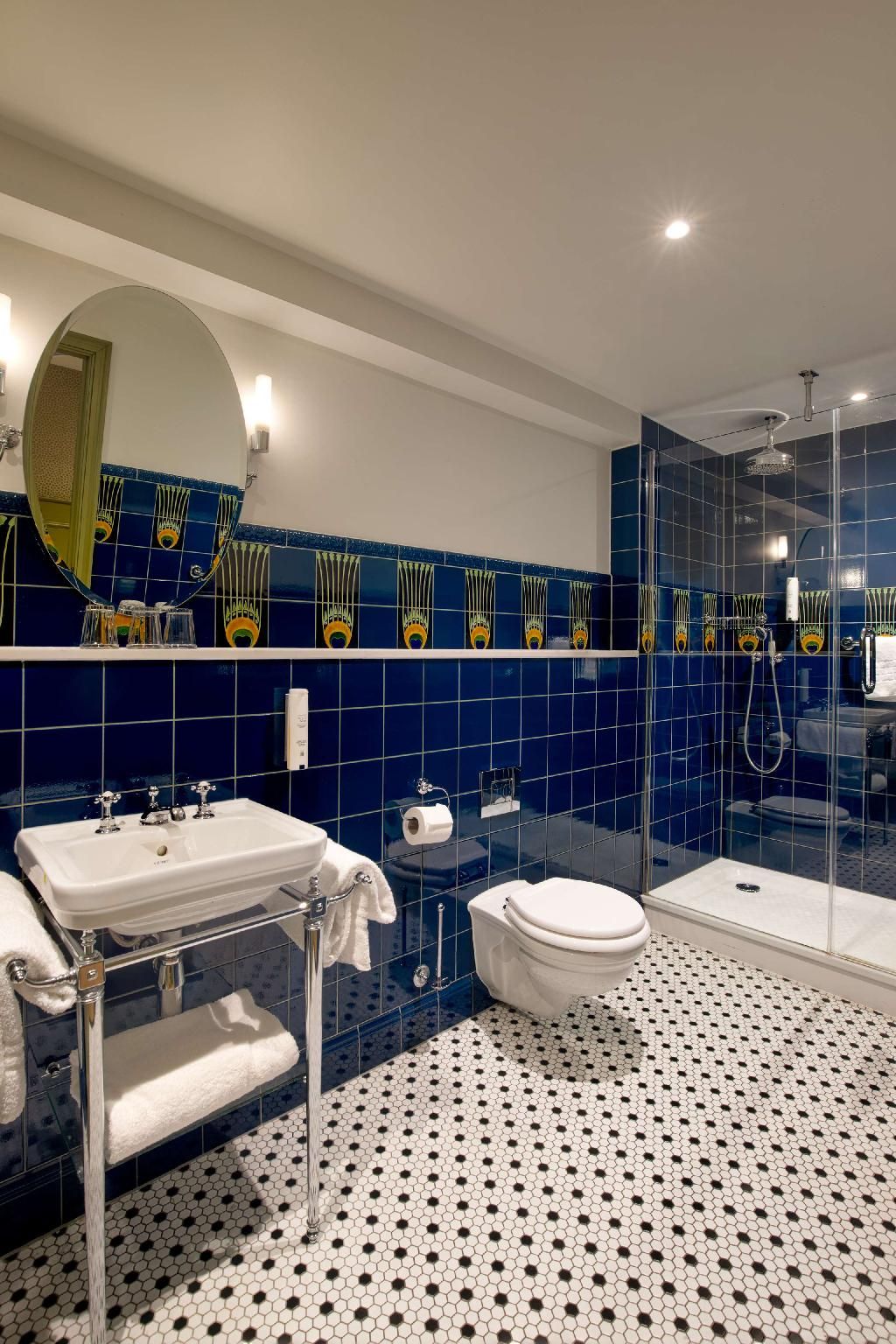 King George Walton Junior Suite