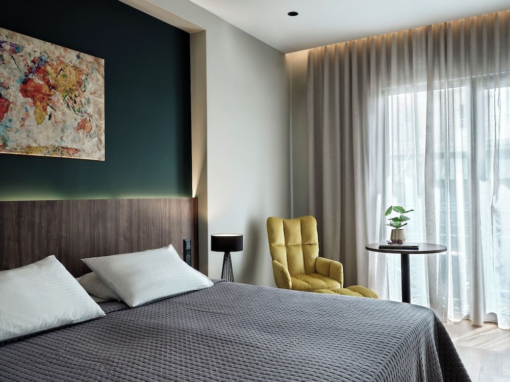 Family Suite, 2 Twin and Sofa Bed, City View
