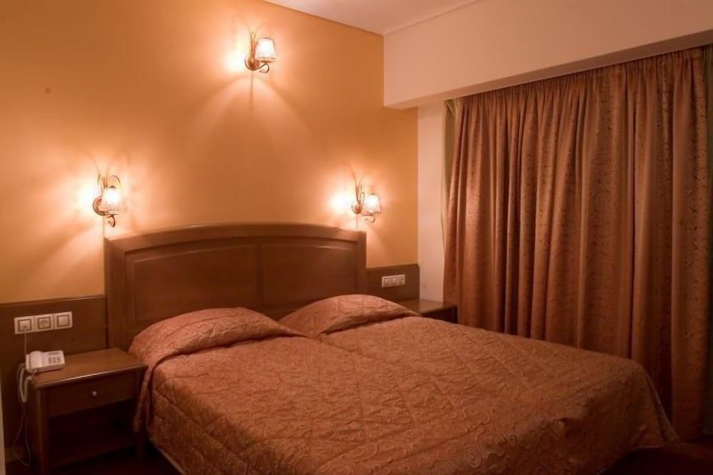 undefined Crystal City Hotel 2