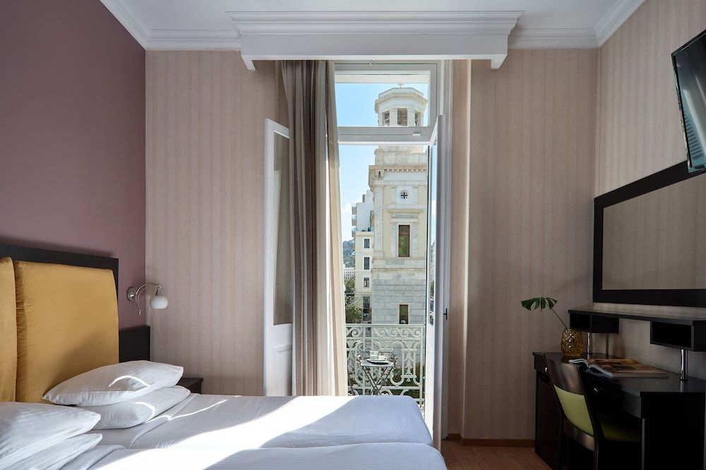 Delphi Art Hotel Standard Room 9