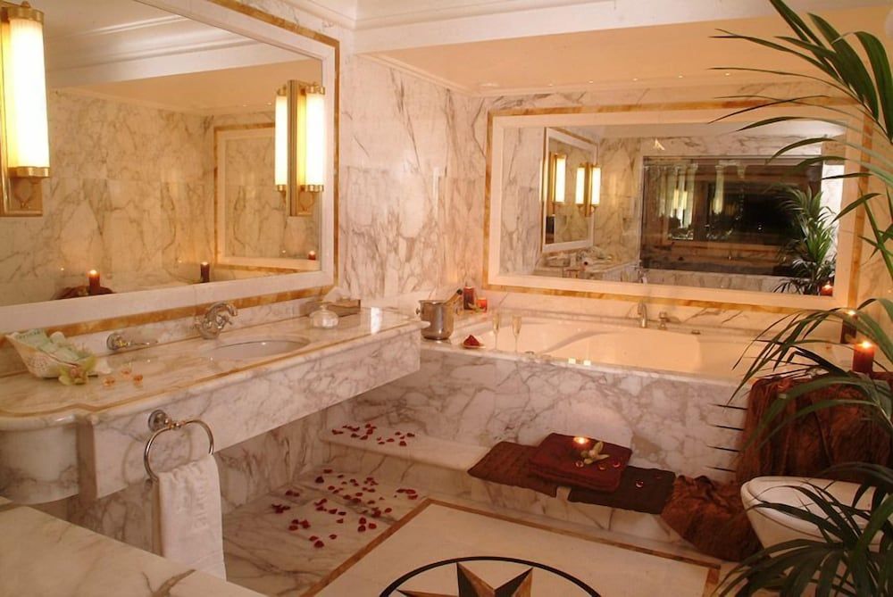 undefined Royal Olympic Hotel 5