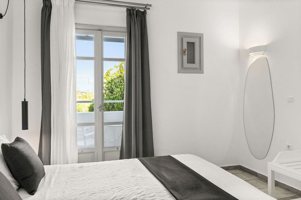 Superior Double Room, 1 King Bed, Non Smoking, Garden View