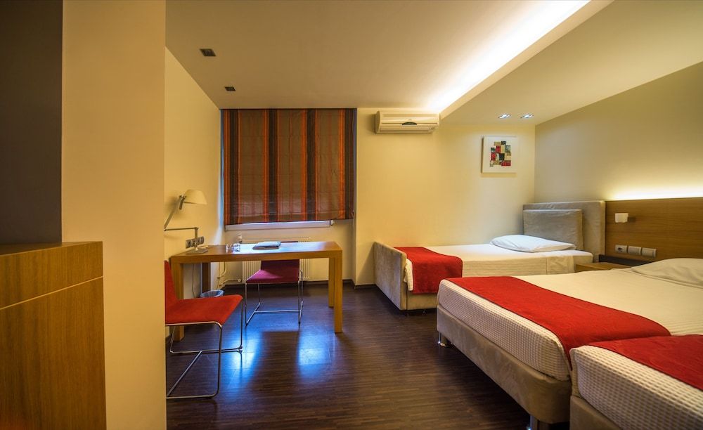 Capsis Hotel Thessaloniki Superior Triple Room 3