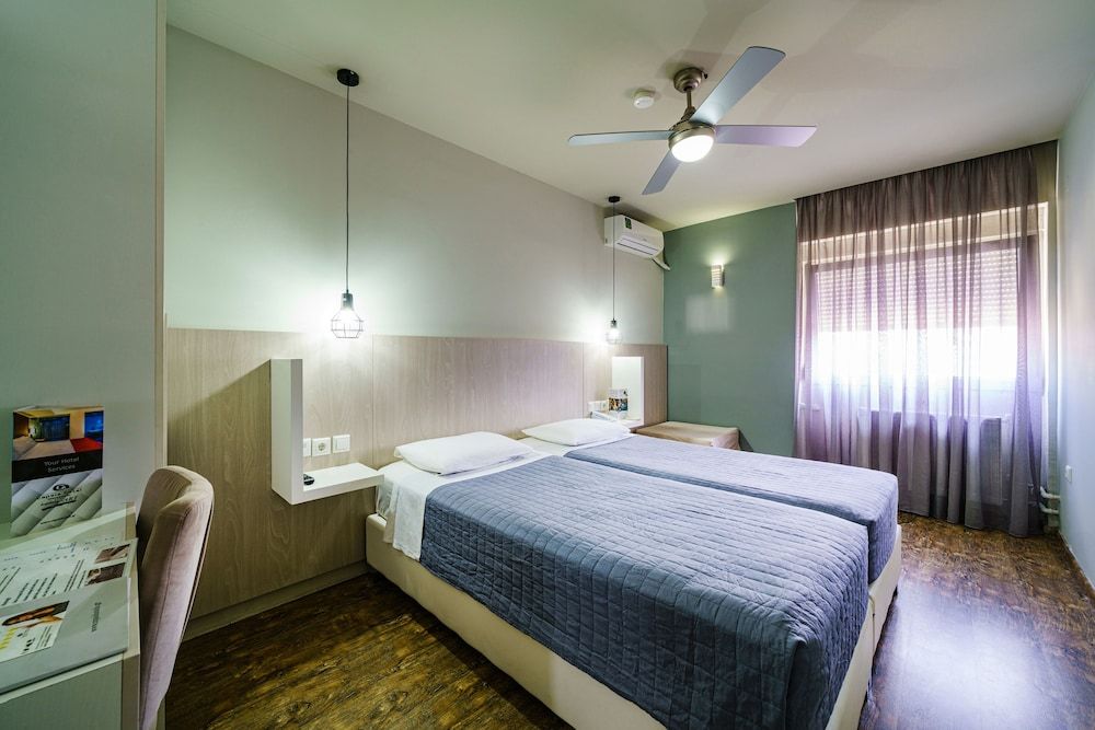 Capsis Hotel Thessaloniki Superior Room (Elegant) 8