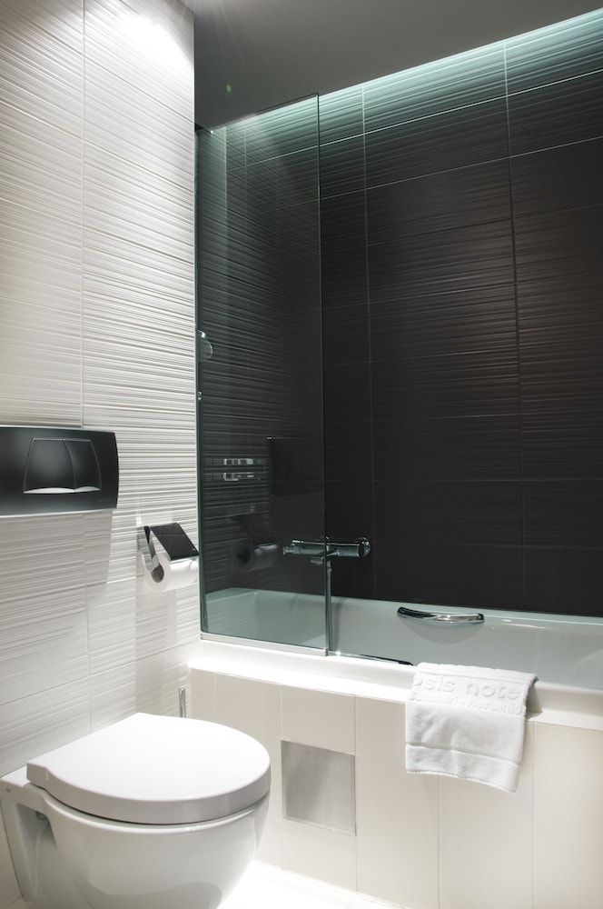 Capsis Hotel Thessaloniki Superior Triple Room 6