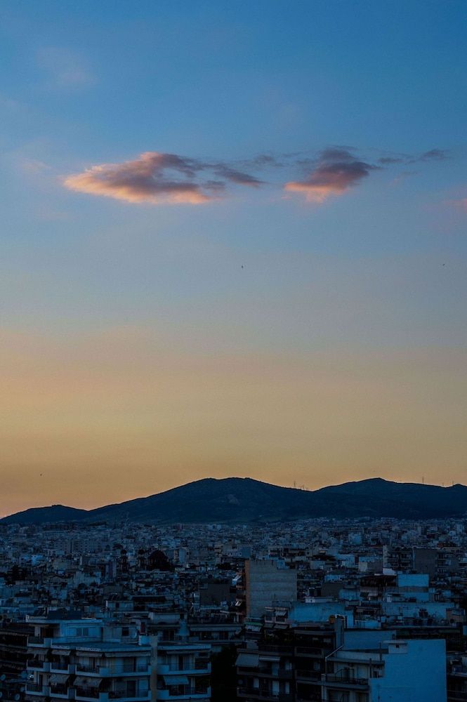 Capsis Hotel Thessaloniki Superior Triple Room 5