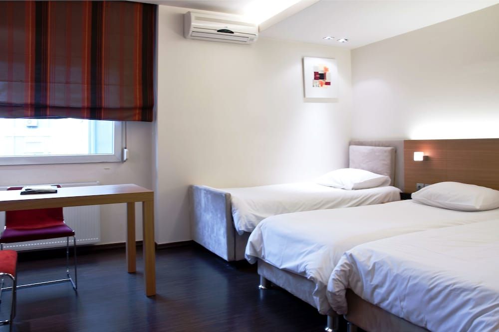 Capsis Hotel Thessaloniki Superior Triple Room 4