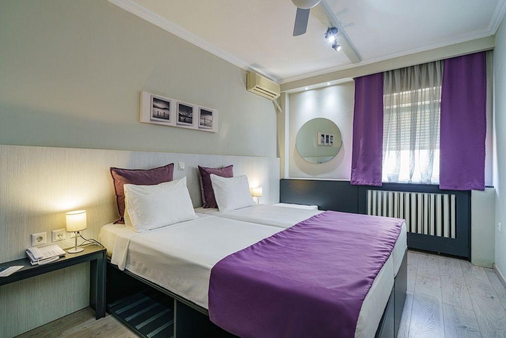 Capsis Hotel Thessaloniki Superior Room (Elegant) 9