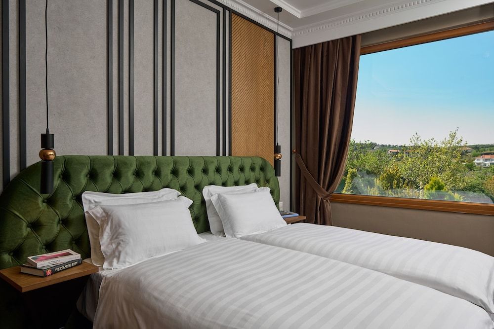 Royal Hotel Family Room 3