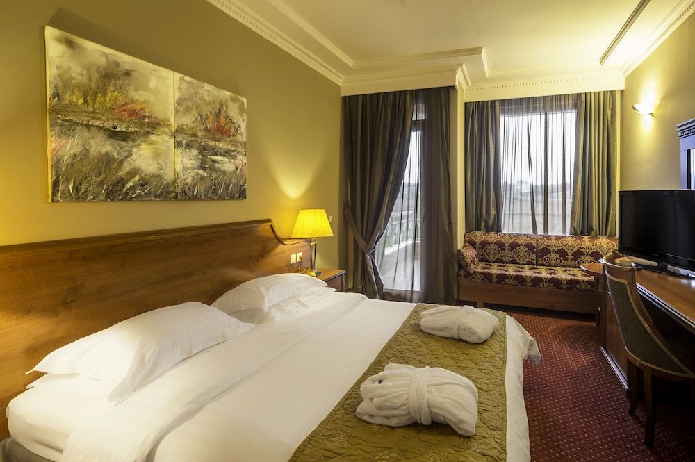 Royal Hotel Standard Double or Twin Room, with Balcony