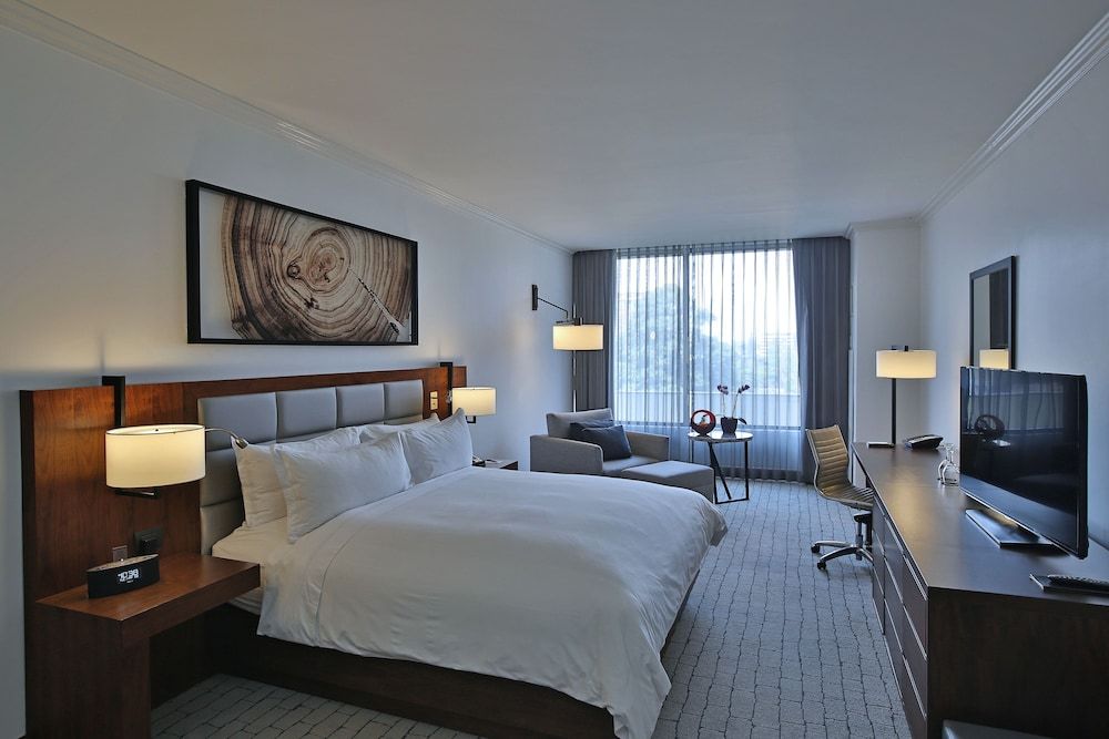 1 King Premium City View High Floor