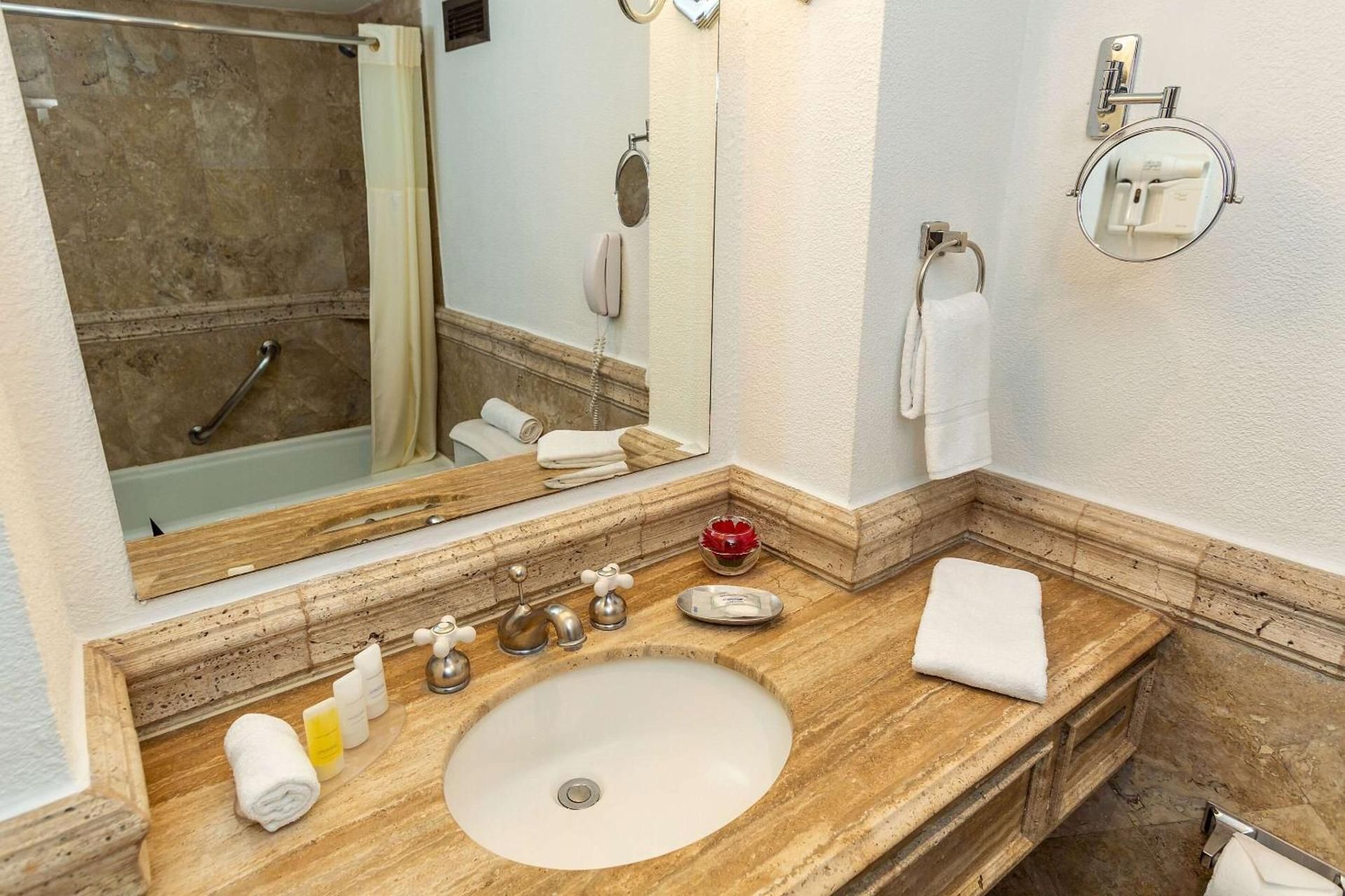 1 King Bed 2 Double Beds Suite No Smoking Upgrade