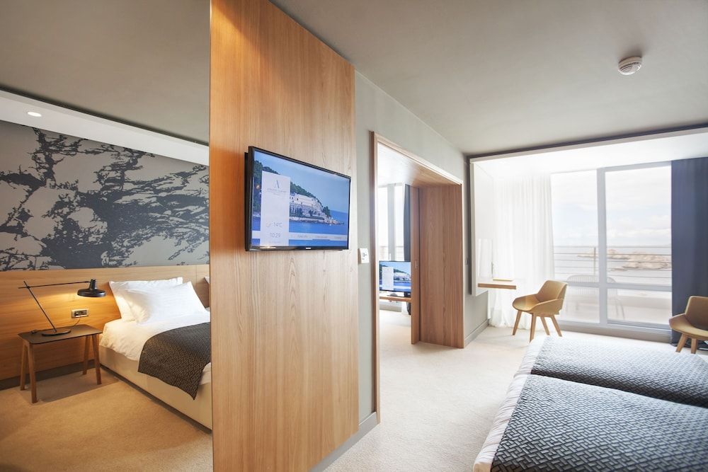 Dubrovnik Palace Junior Suite, Balcony, Sea View 9