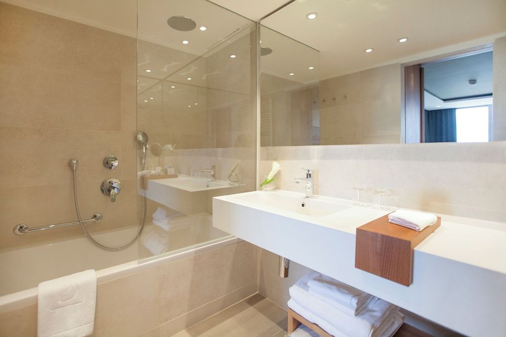 Dubrovnik Palace Junior Suite, Balcony, Sea View 7