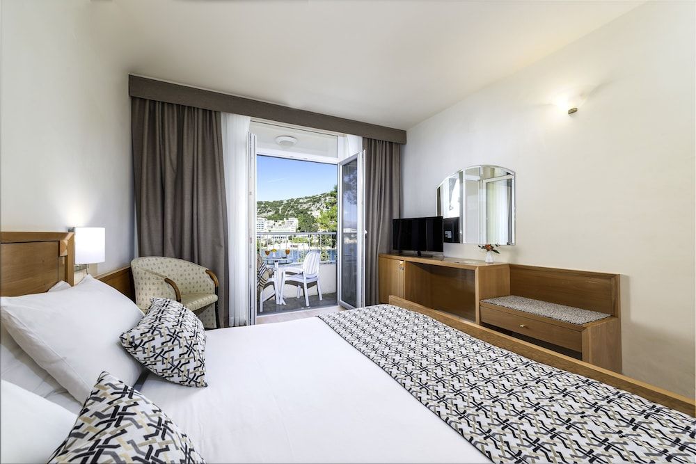 Hotel Splendid Double or Twin Room, Balcony, Sea View 3